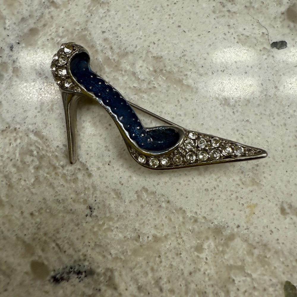 Hig Heels Enamel Brooch/‎ pin